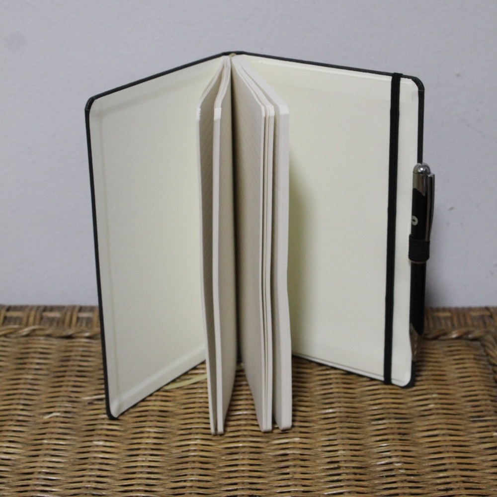 Castelli Notebook & Pen. Medium Ruled Paper. Open Box. - Picture 5 of 5